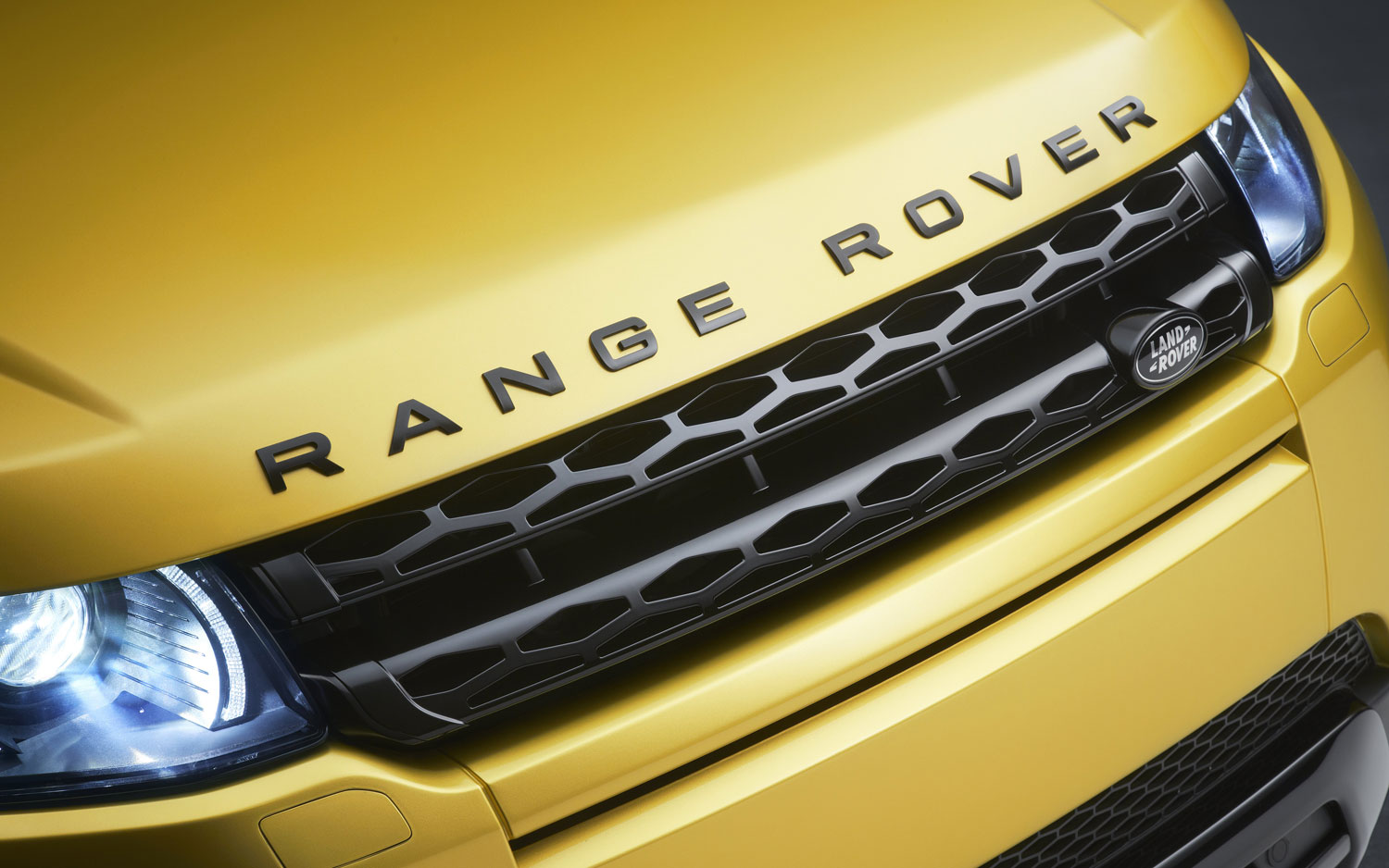 Появились некоторые детали по новой модели Range Rover