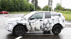 Появились новые шпионские фото Land Rover Discovery Sport 2015