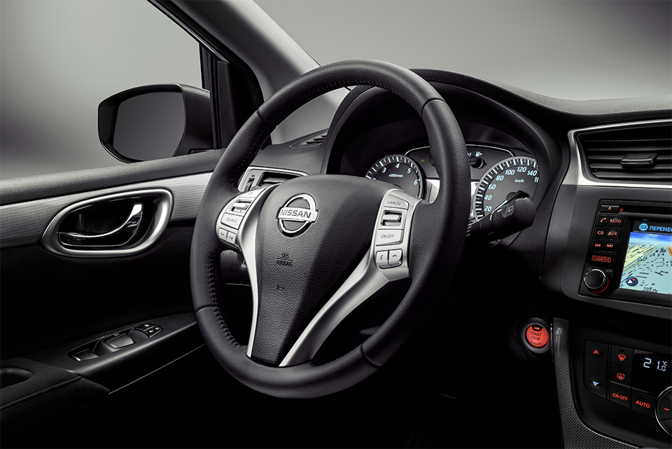 Nissan Tiida 2015 хэтчбек