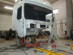 Преимущества услуги по ремонту грузовых автомобилей