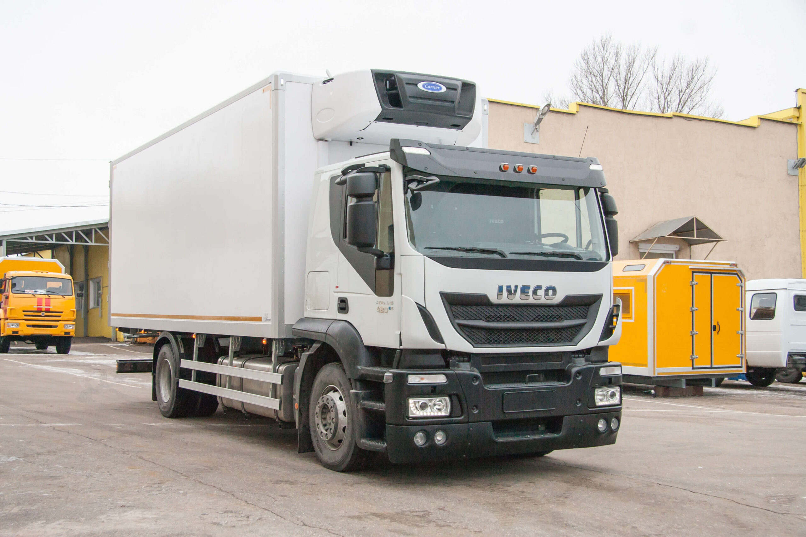 Фургоны-рефрижераторы Iveco: надежные решения для перевозки скоропортящихся грузов